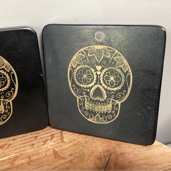 🟡 Day of the Dead - Black Marble Coaster Set with Gold Sugar Skull Design - 3 - Picture 6 of 13